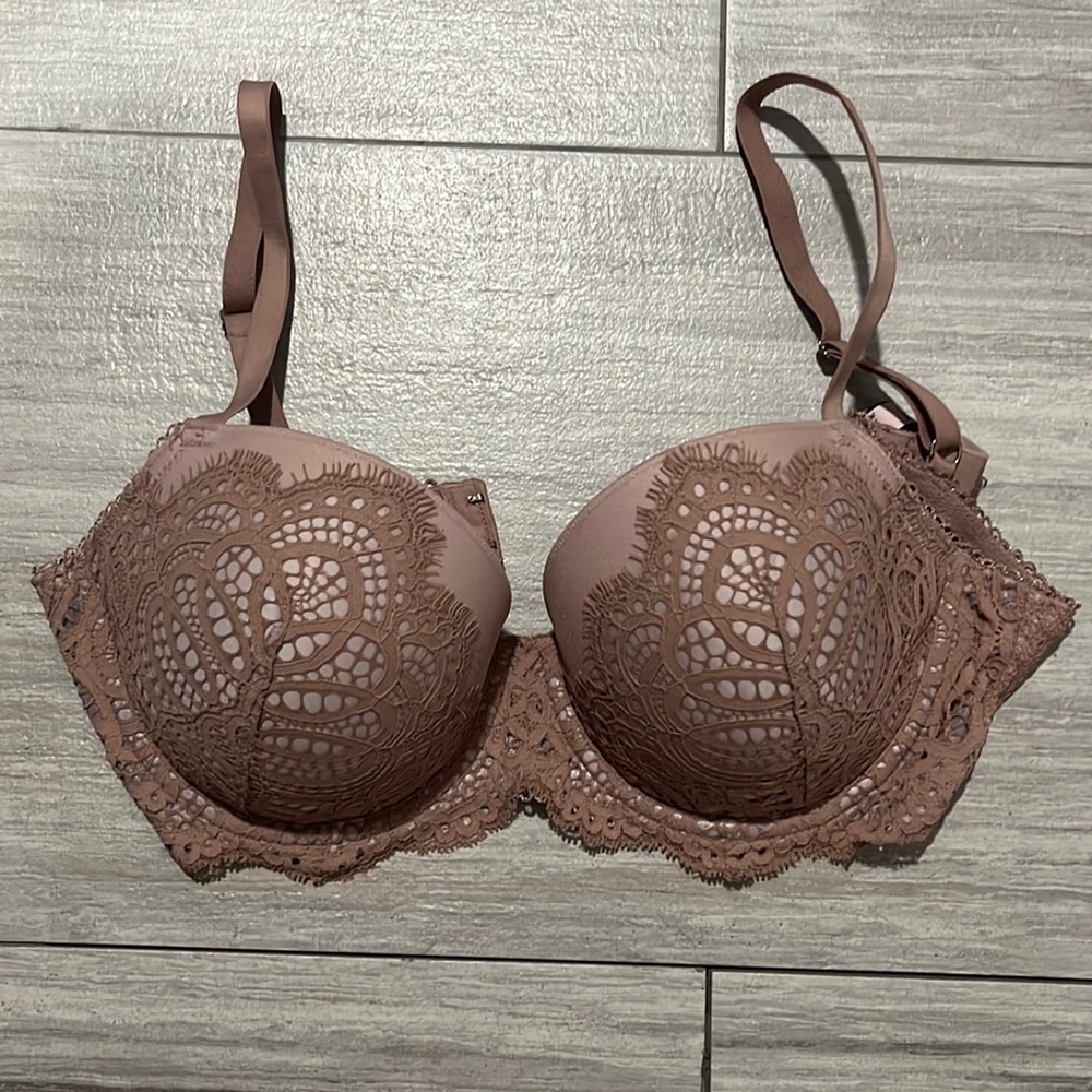 VS tan lace bra